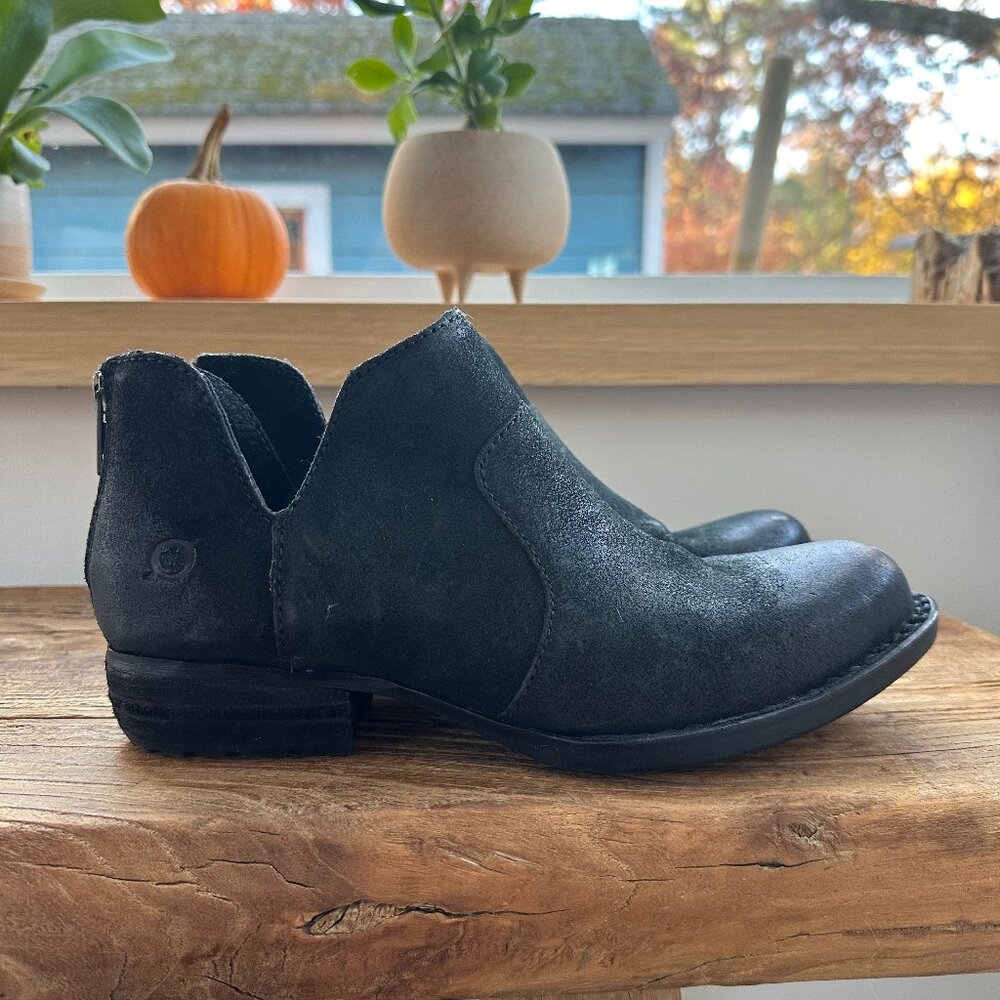 NEW! Born Beth Brown Distressed Suede Bootie 6.5